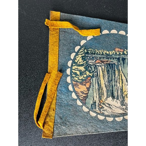Vintage Niagara Falls Canada Felt Travel Tourist Pennant 27" - Picture 6 of 8